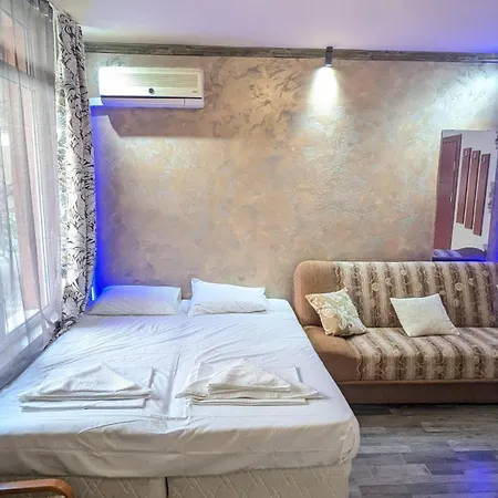 Compact With An Indoor Pool Near Cacao By Flаt Manаger Lägenhet *